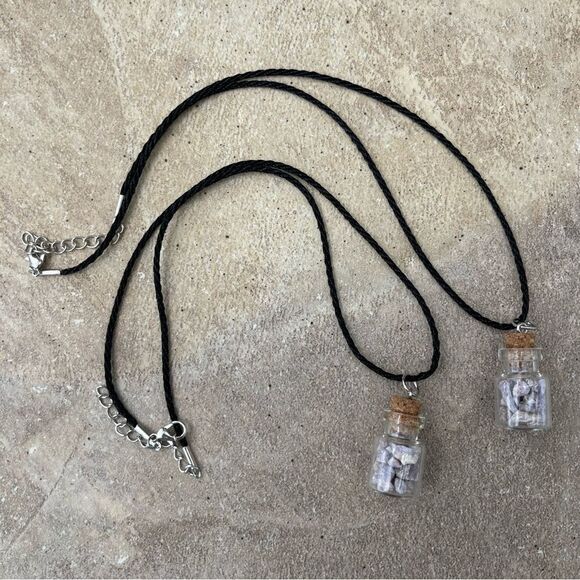 HANDāMINEDĀ LEPIDOLITEāCHIPāBOTTLEāCHARMāNECKLACE - Picture 13 of 16